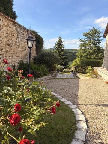 Maison en pierre de taille 399 000 €