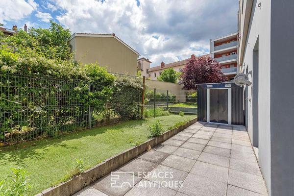 Cocon urbain en rez-de-jardin dans le 8ème