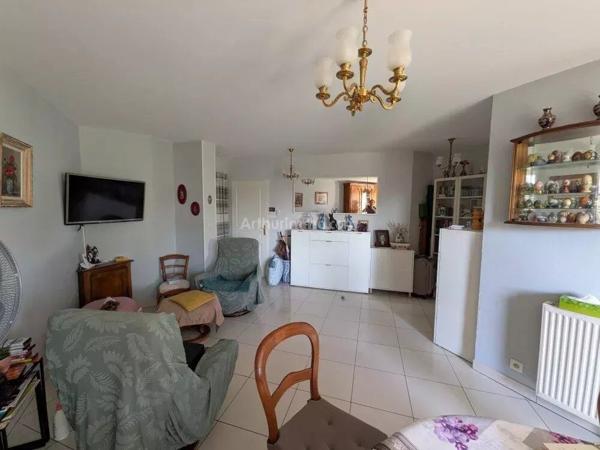 Vente                                                      Appartement
                        
                     3 pièces                      65 m2                     à Gournay-sur-Marne