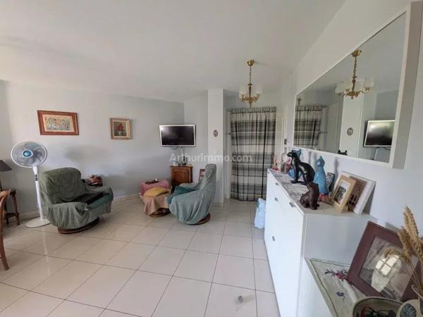 Vente                                                      Appartement
                        
                     3 pièces                      65 m2                     à Gournay-sur-Marne