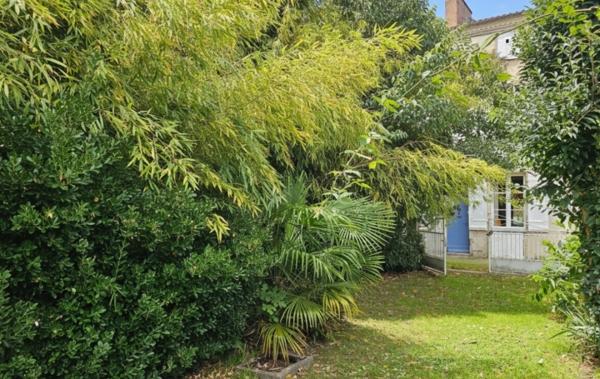 Vente Maison de ville Avec jardin à rafraîchir Aiguillon   