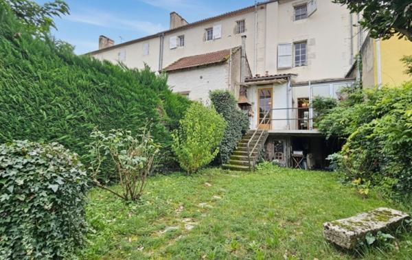 Vente Maison de ville Avec jardin à rafraîchir Aiguillon   