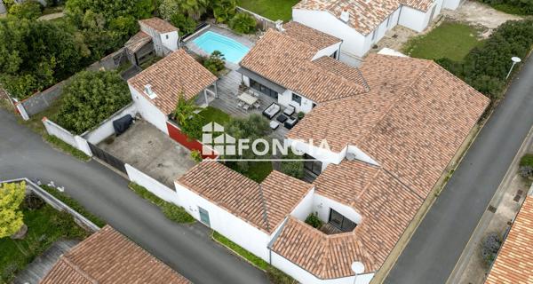 À vendre Maison 7 pièces 187 m² - Loix 17111