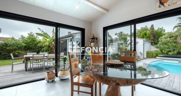 À vendre Maison 7 pièces 187 m² - Loix 17111