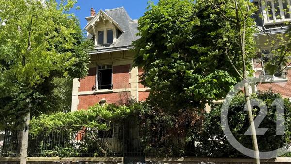 Maison à vendre  8 pièces - 182,60 m 2   VINCENNES  - 94