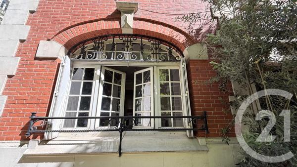 Maison à vendre  8 pièces - 182,60 m 2   VINCENNES  - 94