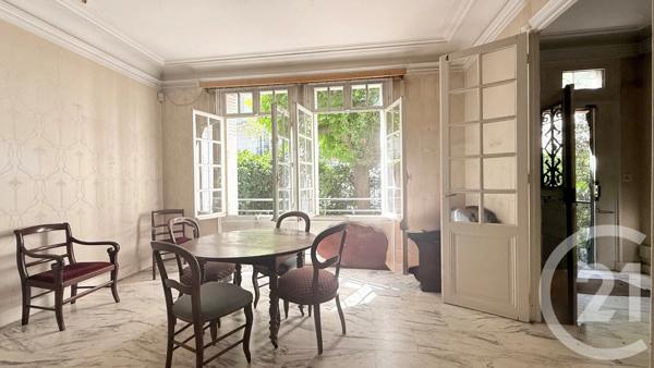 Maison à vendre  8 pièces - 182,60 m 2   VINCENNES  - 94