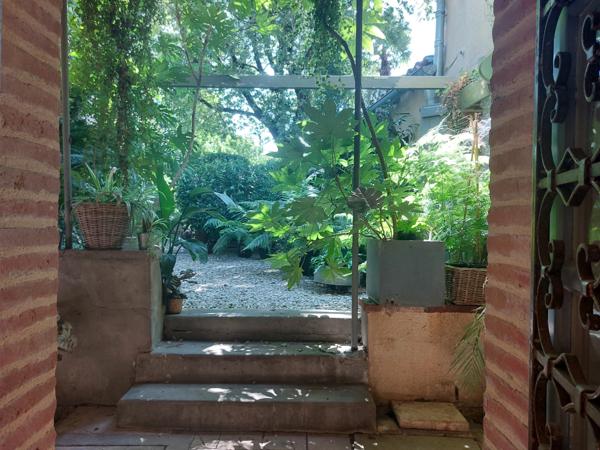 QUARTIER SAINT MICHEL. Appartement à vendre 4 pièces MONTAUBAN (82) avec dépendance aménageable et jardin cloturé.