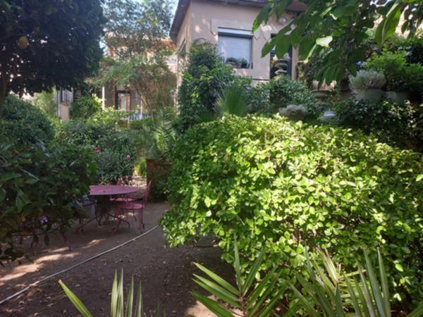 QUARTIER SAINT MICHEL. Appartement à vendre 4 pièces MONTAUBAN (82) avec dépendance aménageable et jardin cloturé.