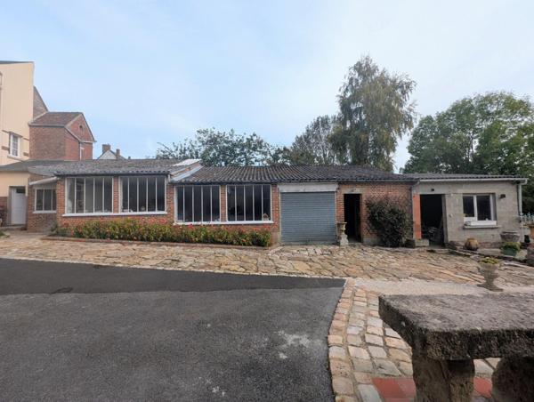 "LA MAISON BELLEVUE" :   volumes, confort et dépendances pour un équilibre parfait.