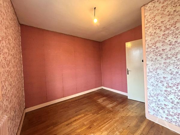 Maison 3 chambres avec garage avec travaux - Bourges