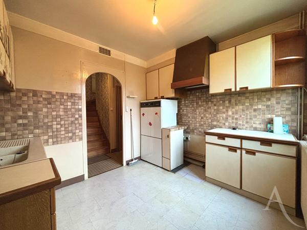 Maison 3 chambres avec garage avec travaux - Bourges