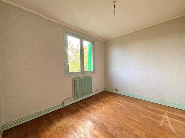 Maison 3 chambres avec garage avec travaux - Bourges