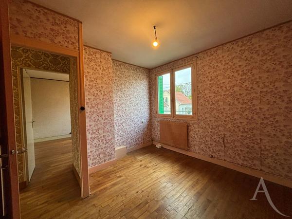 Maison 3 chambres avec garage avec travaux - Bourges