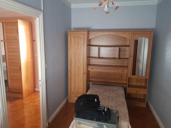 Maison de plain-pied avec jardin , faubourg proche centre-ville