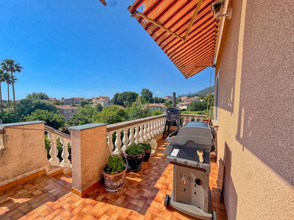 Maison mitoyenne Furiani 4 pièces 94 m2 - terrain 729 m2 - garage 130 m2