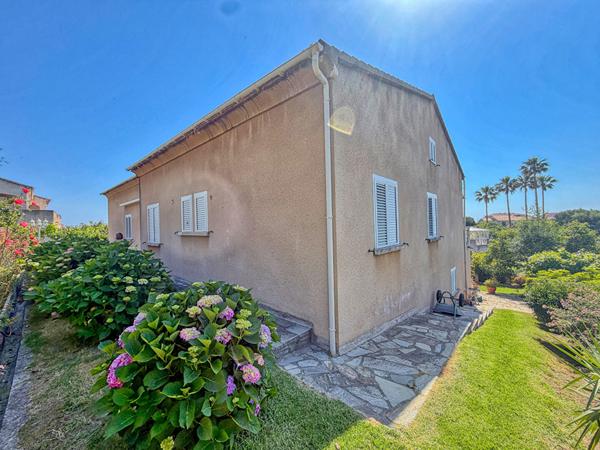 Maison mitoyenne Furiani 4 pièces 94 m2 - terrain 729 m2 - garage 130 m2