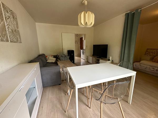 Appartement 4 pièces 3 chambres à Nantes, Bellevue. Cave et place de parking.