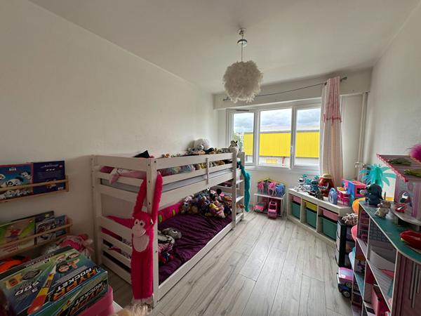 Appartement 4 pièces 3 chambres à Nantes, Bellevue. Cave et place de parking.