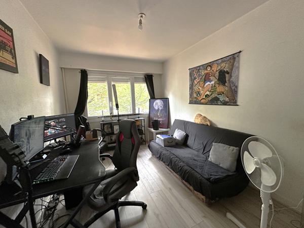 Appartement 4 pièces 3 chambres à Nantes, Bellevue. Cave et place de parking.