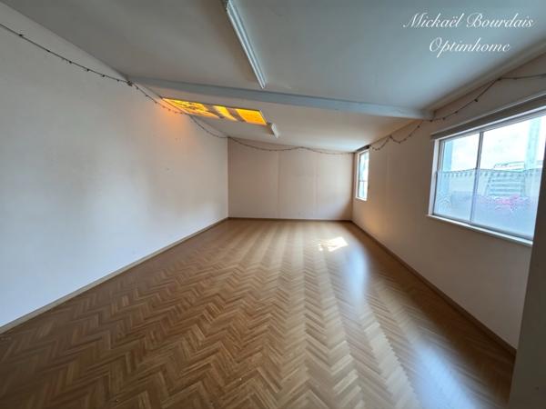 Maison en pierre de 196 m² avec dépendances et fort potentiel au Lude