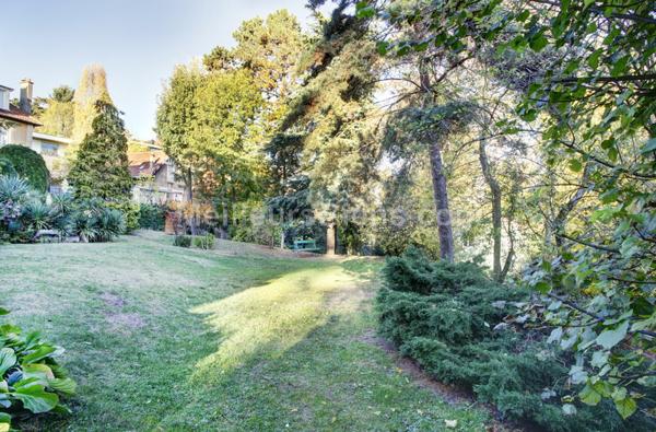 Appartement 5 pièces refait à neuf au calme avec balcon et vue