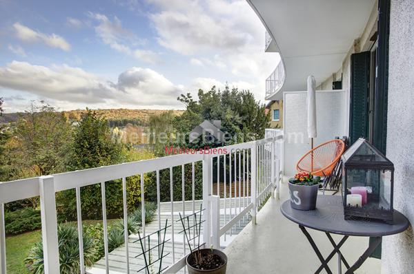 Appartement 5 pièces refait à neuf au calme avec balcon et vue