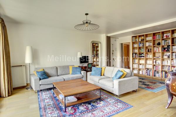 Appartement 5 pièces refait à neuf au calme avec balcon et vue