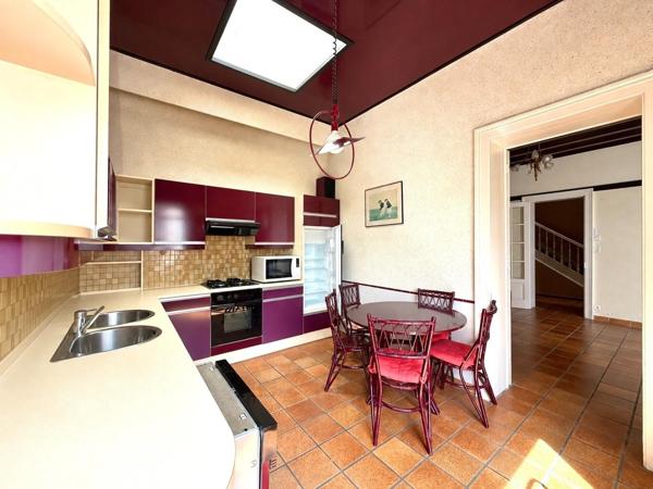 Maison familiale de 300m², 5 ch, jardin et garage