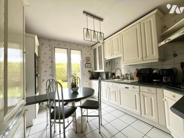 En exclusivité à Tinqueux, dans un environnement calme et résidentiel, découvrez cette maison i...