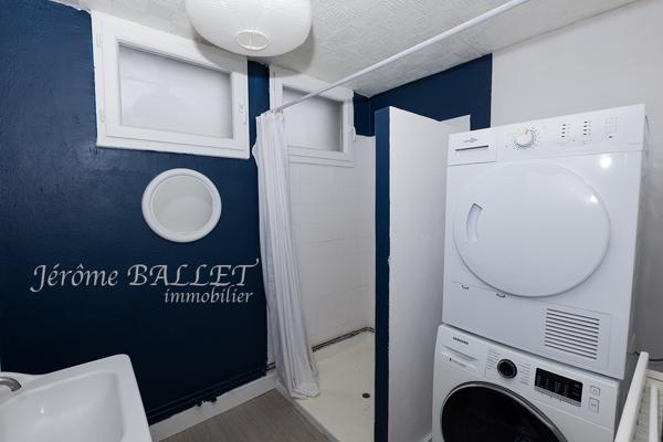 Maison
         10 pièces
        - 241 m² Exclusivité 170 000 € *