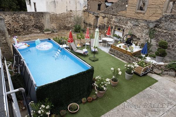 Maison
         10 pièces
        - 241 m² Exclusivité 170 000 € *