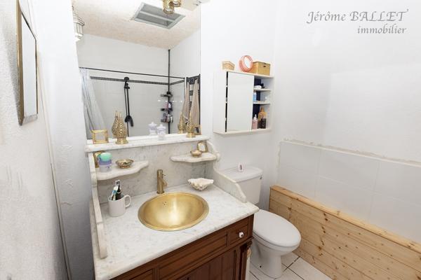 Maison
         10 pièces
        - 241 m² Exclusivité 170 000 € *