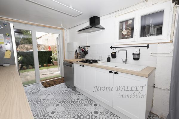 Maison
         10 pièces
        - 241 m² Exclusivité 170 000 € *