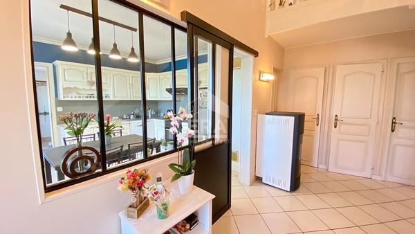 Maison familiale avec vie de plain-pied sur plus de 2 360 m² de terrain ? Laval