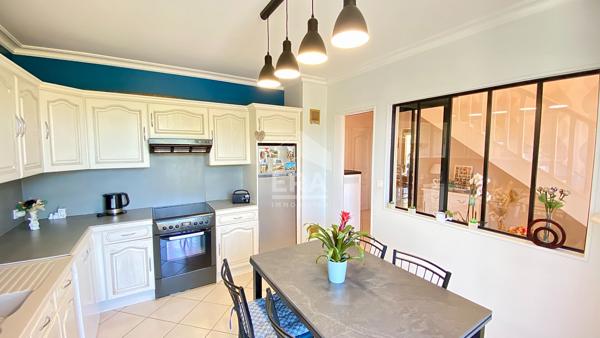 Maison familiale avec vie de plain-pied sur plus de 2 360 m² de terrain ? Laval