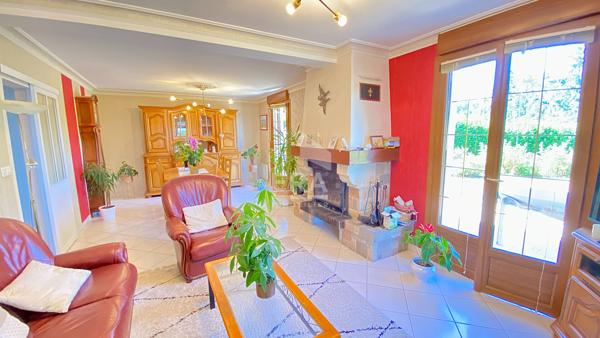 Maison familiale avec vie de plain-pied sur plus de 2 360 m² de terrain ? Laval