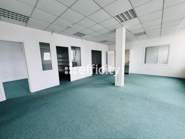 Bureau 6 pièces - 141 m²