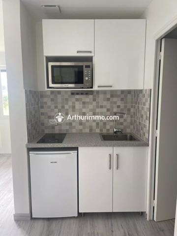 Location                                                      Studio
                        
                     1 pièces                      21 m2                     à Étiolles
