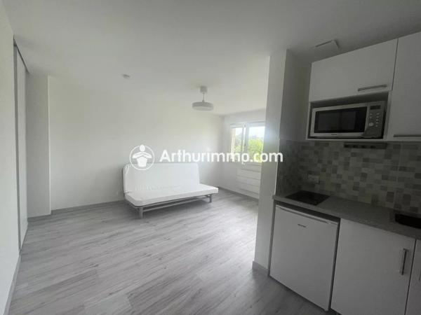 Location                                                      Studio
                        
                     1 pièces                      21 m2                     à Étiolles