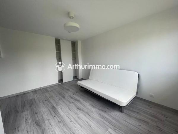Location                                                      Studio
                        
                     1 pièces                      21 m2                     à Étiolles