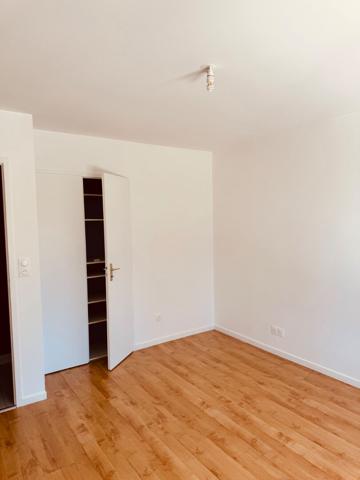 Maison Chatillon Sur Thouet 6 pièce(s) 137 m2