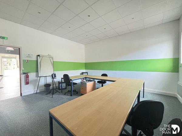 Bureau - À louer - 254 m² - RAMBOUILLET | The Door Man