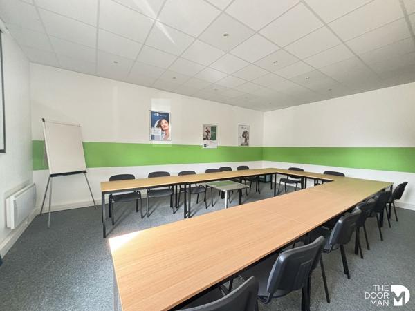 Bureau - À louer - 254 m² - RAMBOUILLET | The Door Man