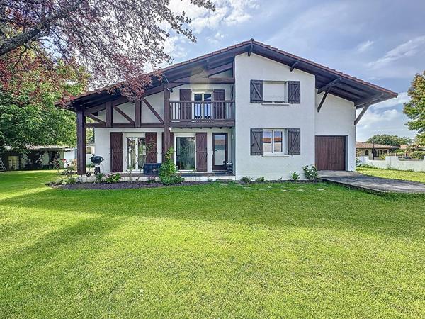 LA TESTE DE BUCH ! Maison 5 pièces de 151 m2 sur une parcelle de 809 m2 !