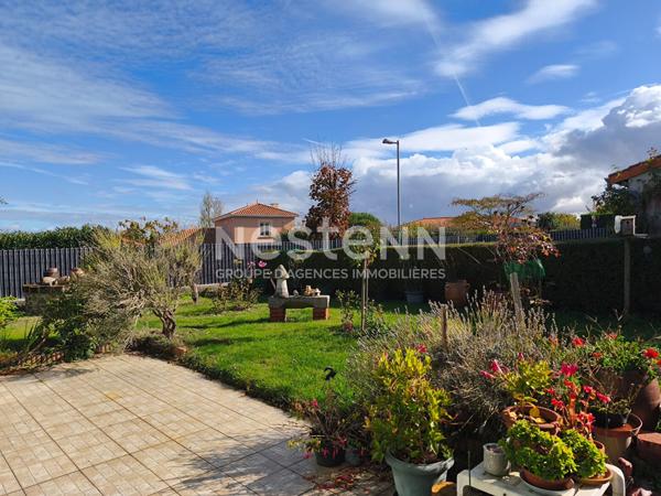 A vendre - Pavillon de plain-pied avec jardin et garage - Coeur de Vihiers - D5951