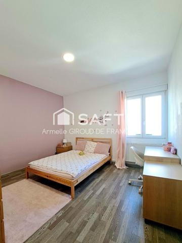 MULHOUSE – MAISON FAMILIALE AUX VOLUMES GÉNÉREUX !  169 m² habitables • 4 chambres • Double garage • 3 stationnements • Terrain 194 m²
