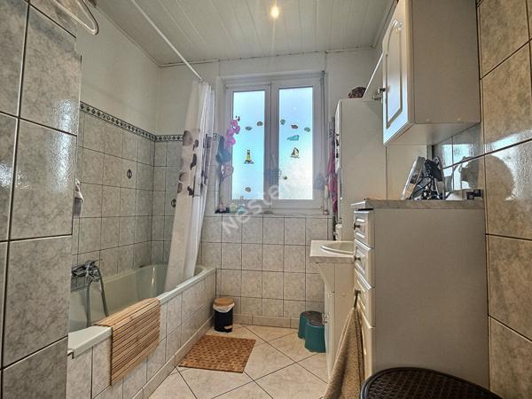 Maison Forbach - 3 Chambres - 137 m2 - Rue calme - proche commodités - Terrain 6,01 ares