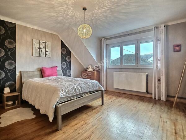 Maison Forbach - 3 Chambres - 137 m2 - Rue calme - proche commodités - Terrain 6,01 ares