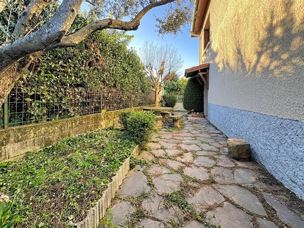 Bourg Les Valence les Chirouzes Maison 4 pièces de 118 m2 avec garage sur un terrain de 217m²